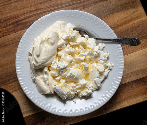 Homemade cottage cheese with sour cream