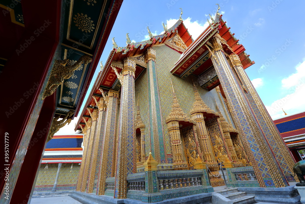 Fototapeta premium Wat Ratchabophit Sathit Mahasimaram Ratchaworawihan, beautiful architecture and art of Thailand