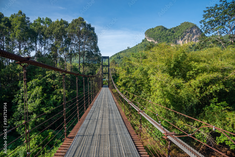 The suspension bridge to see the Heart shape of the mountain