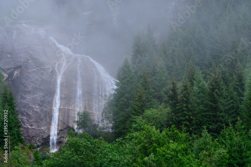 Mölltaler Gletscher Wasserfall in Österreich	 photo