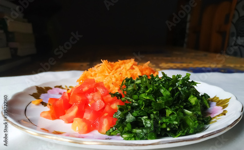 salad with carrots,tomato and spinach