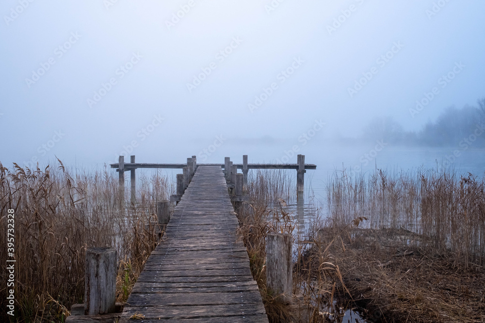 Pfäffiker See mit Nebel im Morgengrauen Pfäffiker See mit Nebel im Morgengrauen