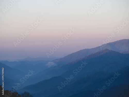 Misty mountains and morning light © NaturyStocker