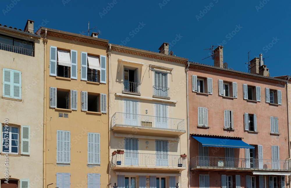 façade de maison à Saint-Tropez