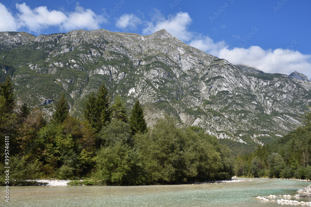 Velika Korita oder große Schlucht von Soca-Fluss, Bovec, Slowenien. Julianische Alpen Velika Korita oder große Schlucht von Soca-Fluss, Bovec, Slowenien. Julianische Alpen
