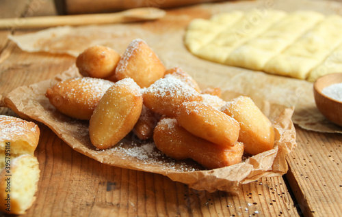 Mutzen Schmalzgebäck Fettgebäck Schmalzkuchen Weihnachten photo