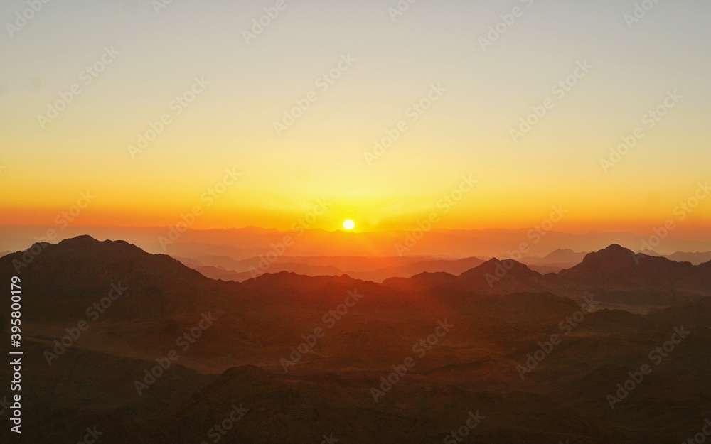 Obraz premium sunset over the mountains