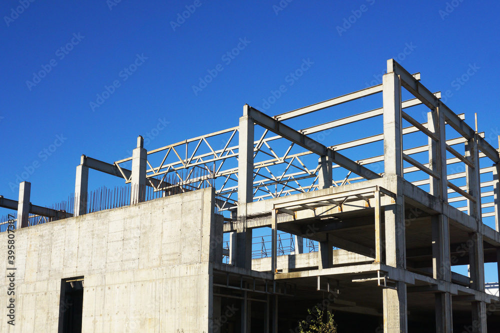  The unfinished building is abandoned for a long time.