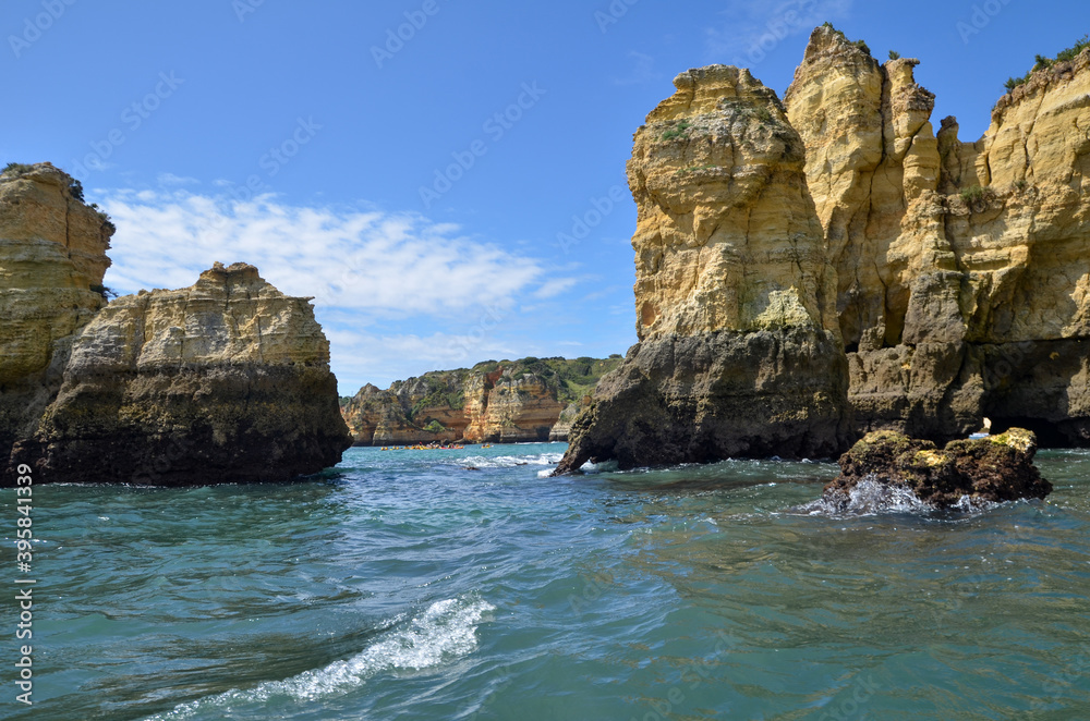 Fototapeta premium Rock formations in the Algarve. Elephant Rock Drinking