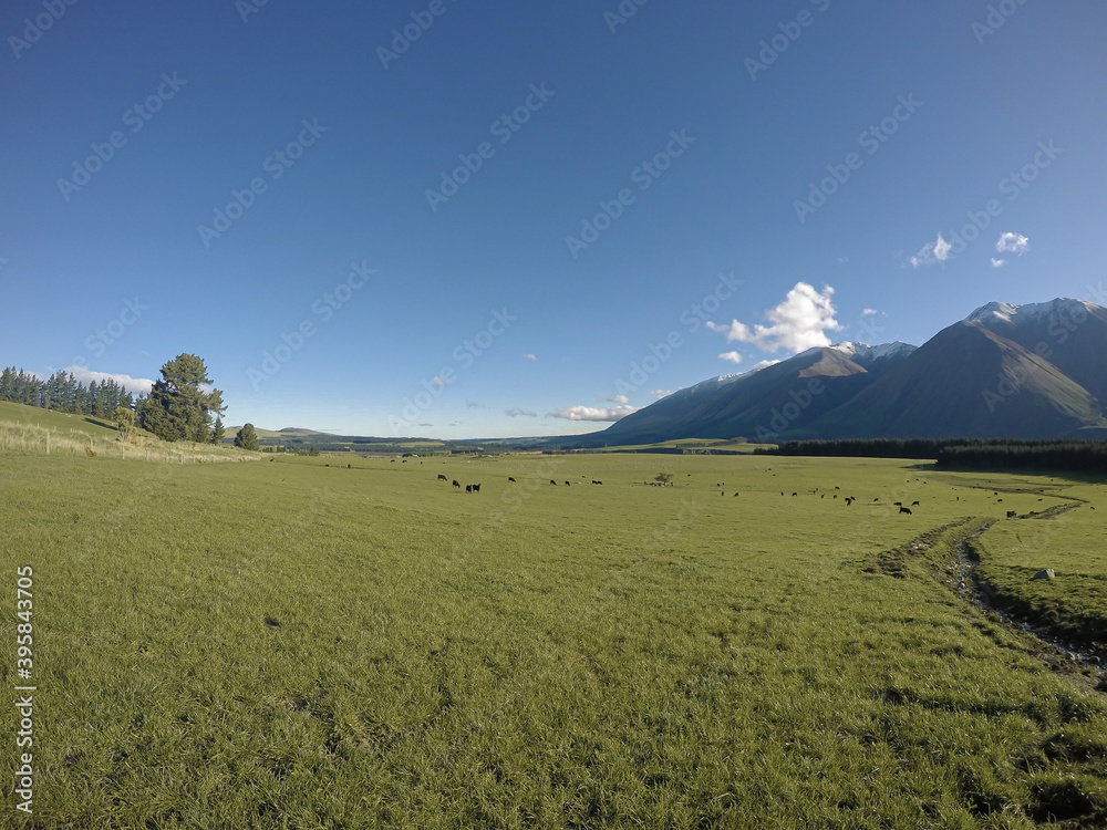 Obraz premium PANORAMIV LANDSCAPE VIEW, MOUNTAIN AND SKY BACKGROUND