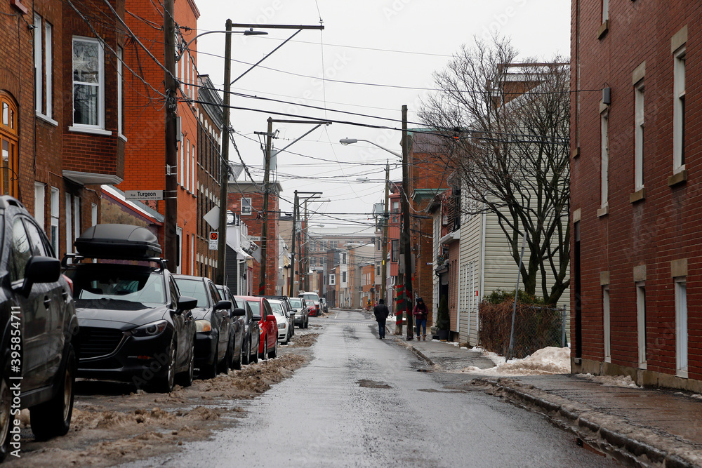rue de la ville de Québec au début de l'hiver