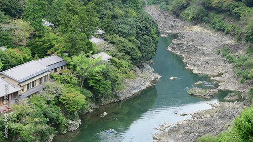 嵐山公園展望台から夏の保津峡を望む