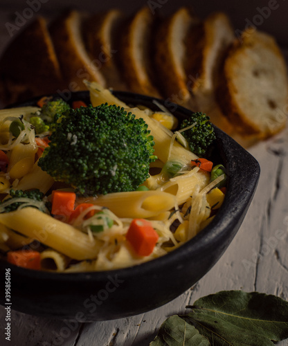 Pasta con Brócoli y zanahoria

Maccheroncini con brócoli, cucina italiana
Pasta with Broccoli and Walnuts

Maccheroncini with broccoli, Italian cucina photo