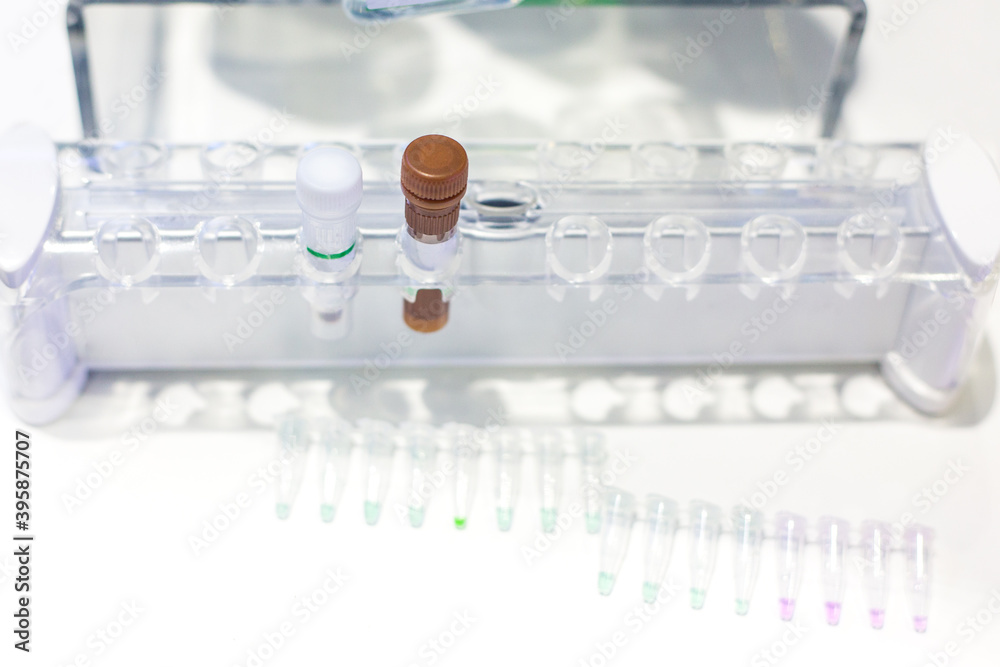 Pcr well plate microplate with biological samples