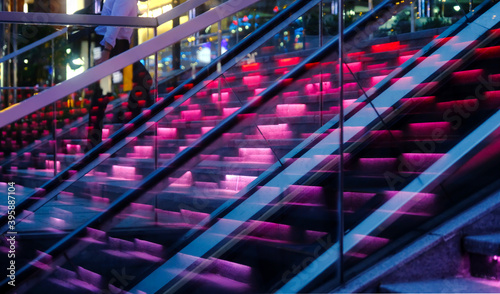 Foto Reflection of lighted steps superimposed on itself seen at night