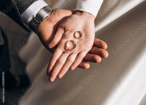 Fototapeta Naklejka Na Ścianę i Meble -  business people shaking hands with ring engagement