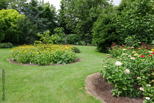 Botanischer Garten, blühender Traumgarten und Schattengarten, Paradiesgarten, Grünoase, Staudengarten und Parkanlage
