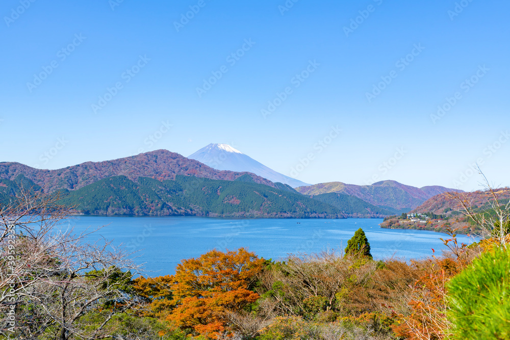 秋の芦ノ湖　神奈川県箱根町
