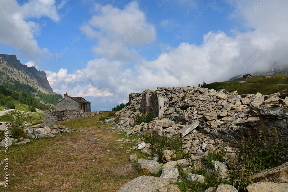 Valle d'Aosta Lago Miserin e d'intorni