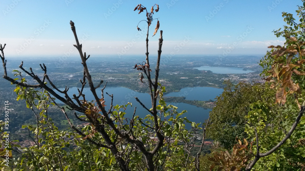 Obraz premium Mountains and lakes around North Italy