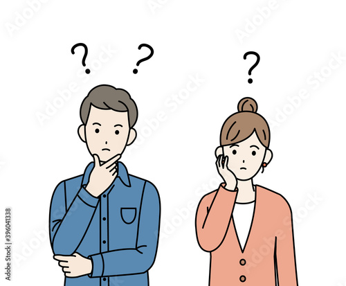 考える　若い夫婦　バストアップ