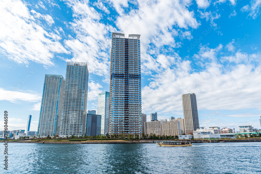 Fototapeta premium 東京のマンション群