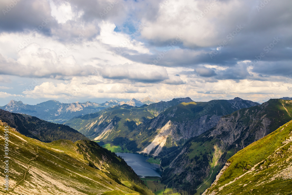 Fototapeta premium Majestic Lakes - Vilsalpsee / Traualpsee