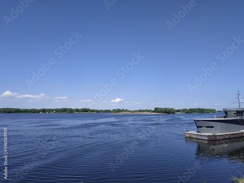 Fototapeta Naklejka Na Ścianę i Meble -  view of the river