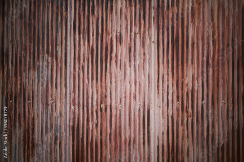 錆びたトタンの壁