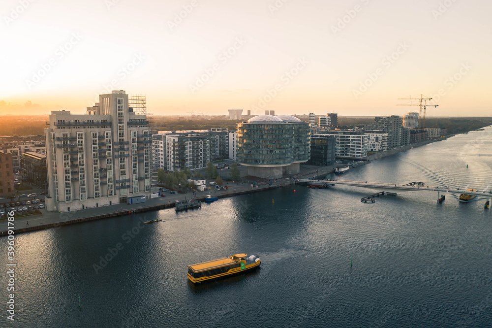 Naklejka premium sunset over the river thames