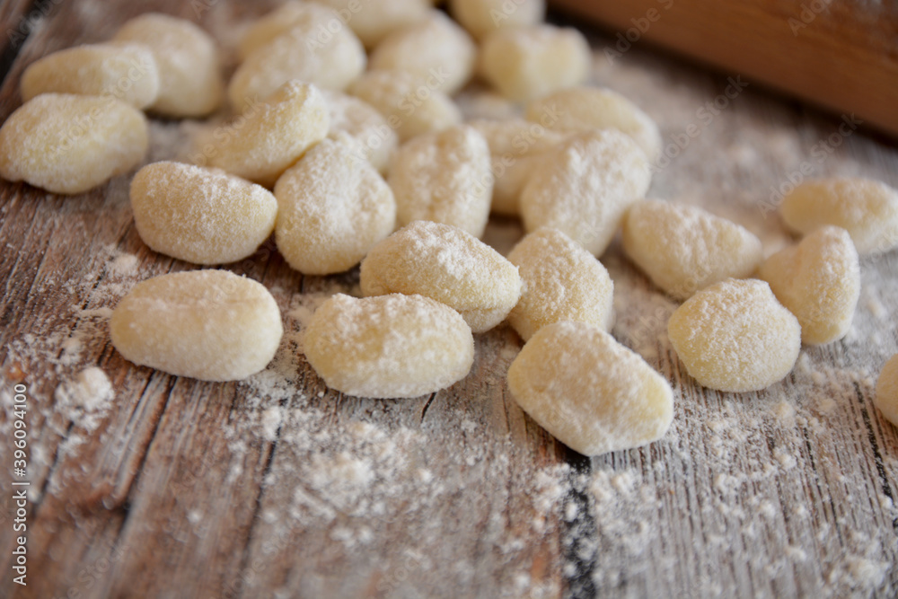 gnocchi di patate e farina tradizionale pasta fresca italiana gnocchi di patate e farina tradizionale pasta fresca italiana