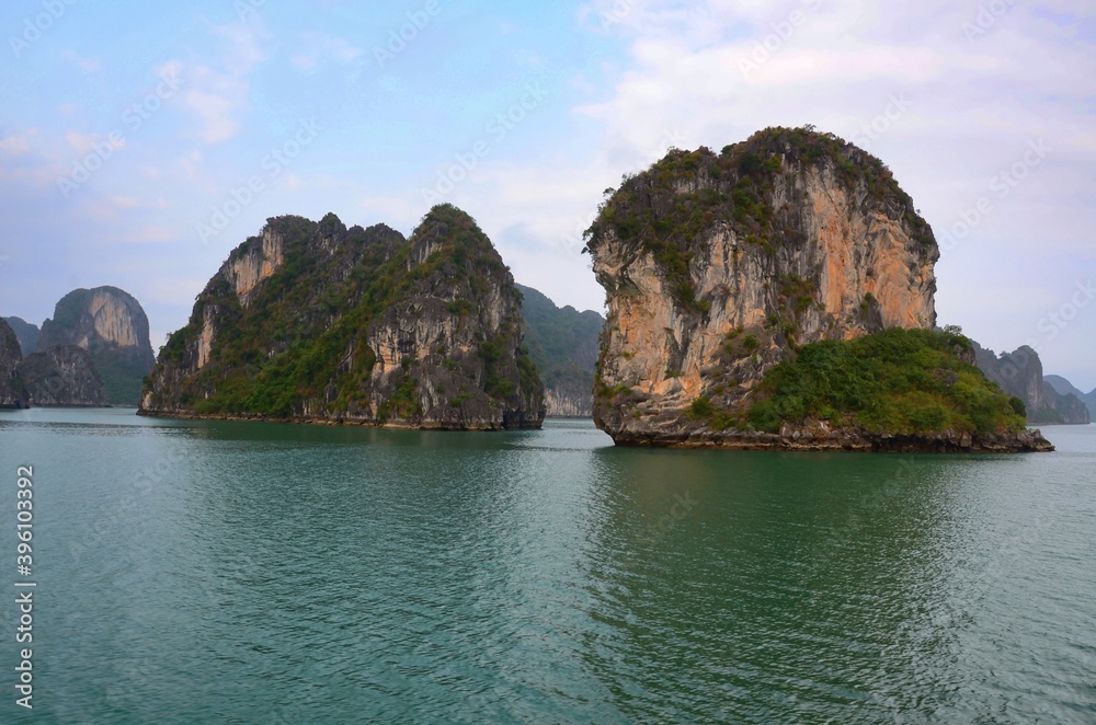 Obraz premium Islands of Ha Long Bay (vịnh Hạ Long), Vietnam