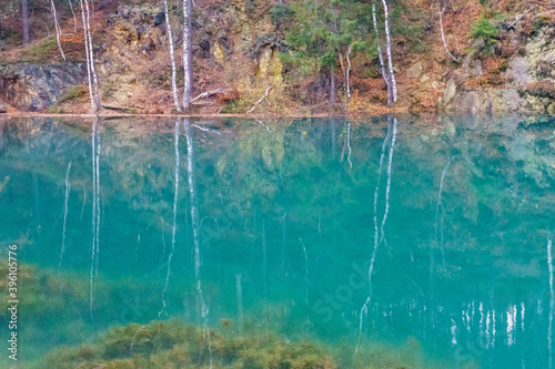 Fototapeta Naklejka Na Ścianę i Meble -  Nazwy oryginalne: Jeziorko Błękitne Jesień Odbicia w wodzie 6