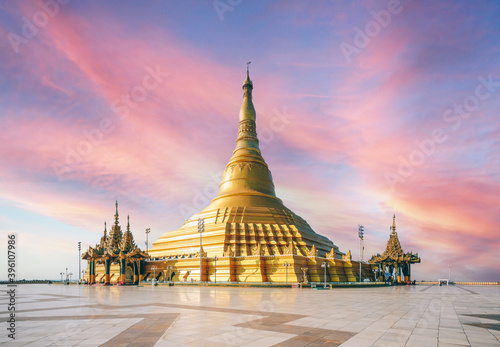 Uppatasanti Pagoda, The replica of Shwedagon Pagoda,Uppatasanti Pagoda at Nayphidaw