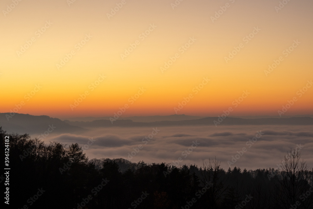 Sonnenuntergang über dem Nebelmeer