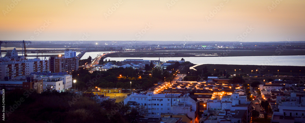 paisaje urbano de la ciudad de huelva