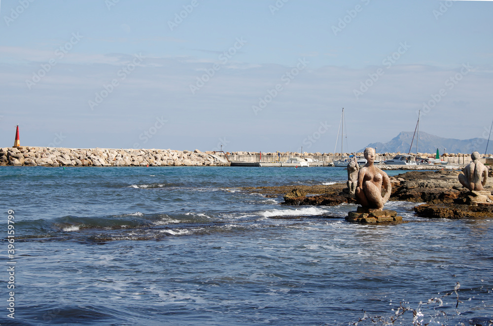 Der Strand von Can Picaford mit kristallklarem Wasser auf der Ballearen Insel Mallorca. Mallorca, Spanien, Europa.
Can Picafort beach with crystal clear water on the Ballearen island of Mallorca. Der Strand von Can Picaford mit kristallklarem Wasser auf der Ballearen Insel Mallorca. Mallorca, Spanien, Europa.
Can Picafort beach with crystal clear water on the Ballearen island of Mallorca.