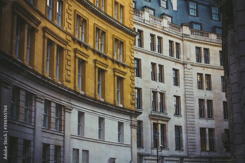 Fototapeta premium facade of an building london