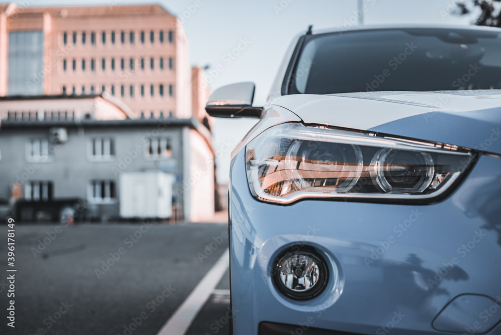 Fototapeta premium view of a the front of a car