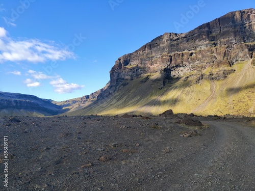 Iceland mountains © Damian