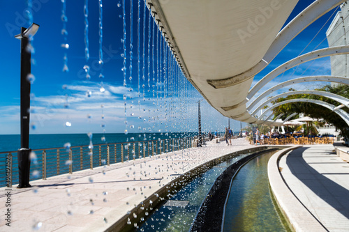 Italien, Friaul-Julisch Venetien, Grado, Strandpromenade, Springbrunnen photo