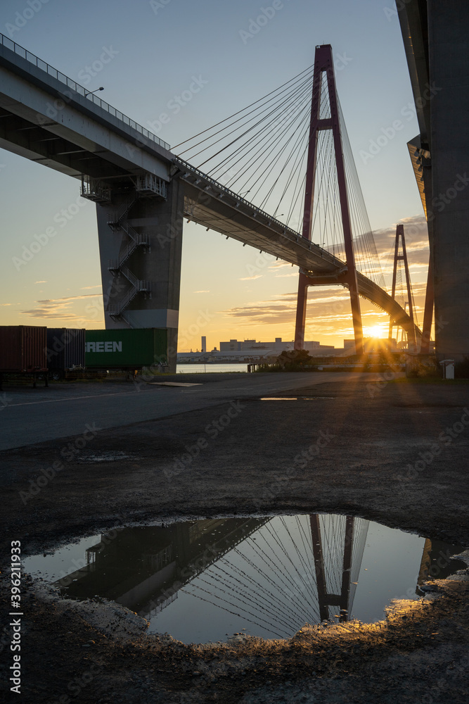 Obraz premium Bridge Meiko Triton at sunrise in Aichi Japan