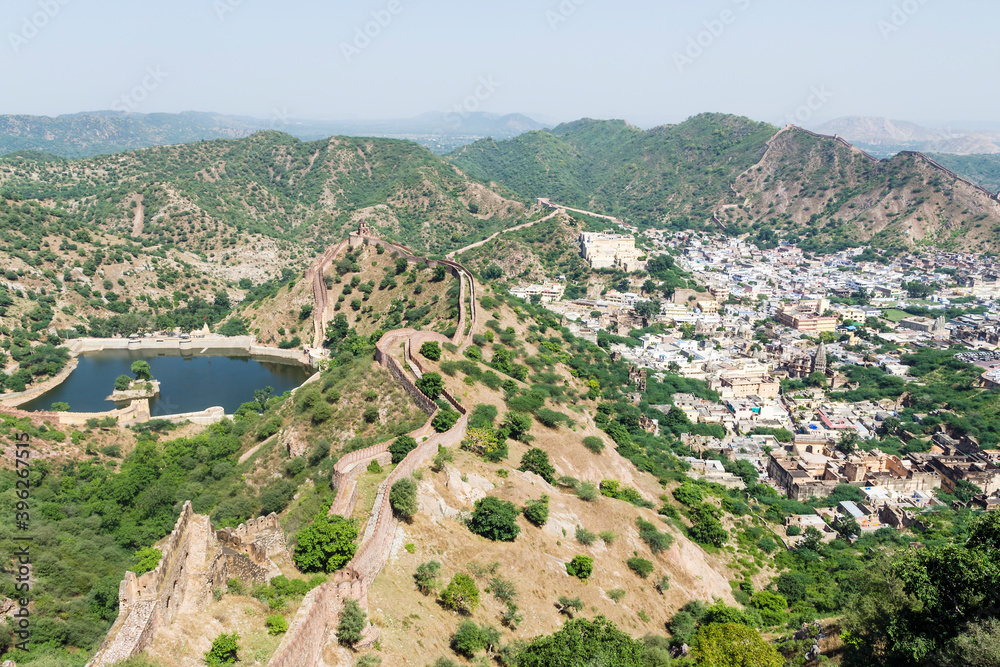 The view from Jaigarh Fort over Hanuman Sagar lake, Jaipur, Rajasthan, India