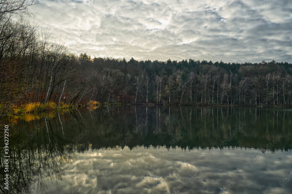 Fototapeta premium Morgendämmerung an der Ville-Seenplatte bei Erftstadt
