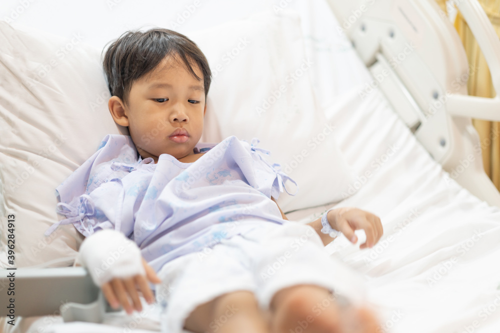 A patient boy is a sick flu in the hospital, He has a cheerful heart. A patient boy is a sick flu in the hospital, He has a cheerful heart.