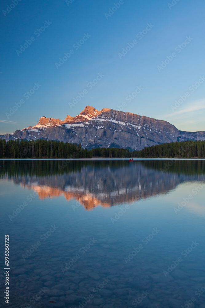 Fototapeta premium Two Jack Lake, Banff, Alberta, Canada