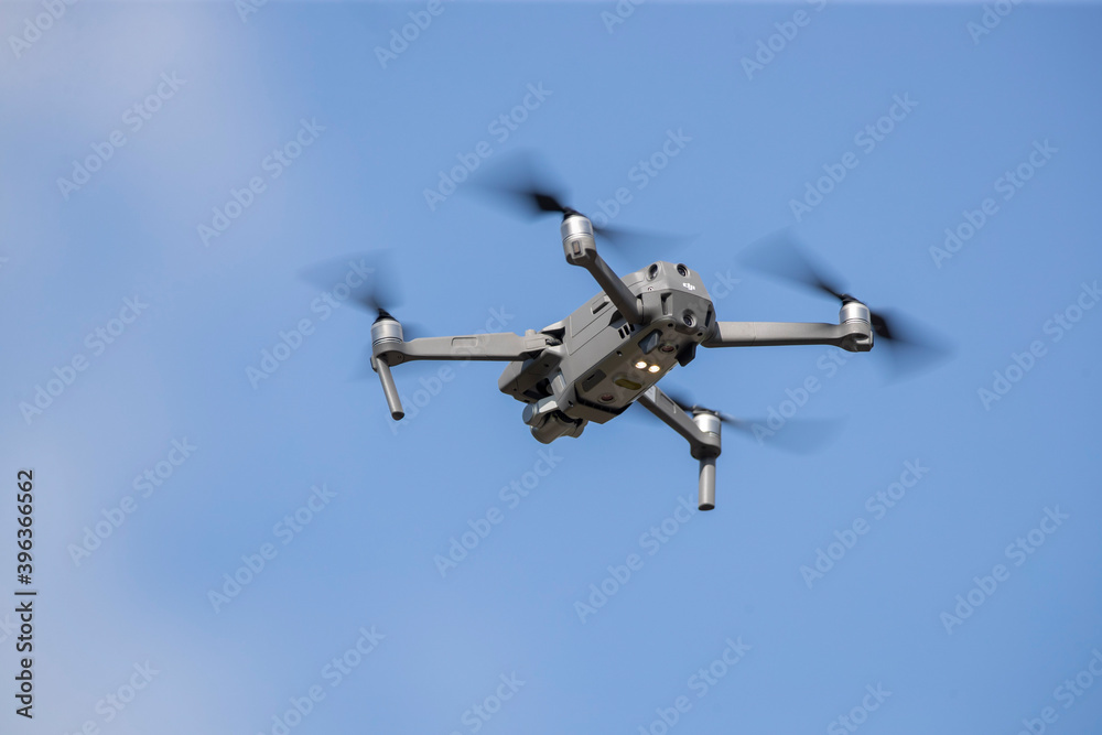 Drohne beim Flug Drohne beim Flug