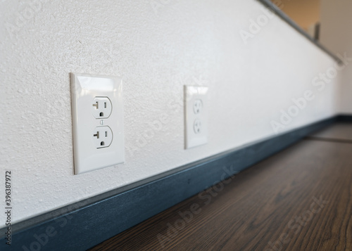 electrical outlets to plug in 