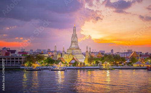 Wat Arun at sunset, A Buddhist temple in Bangkok, Thailand, Wat Arun is one of the most well known of Thailand's landmarks © kardd