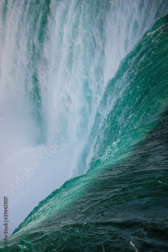 Close up of Niagra Falls